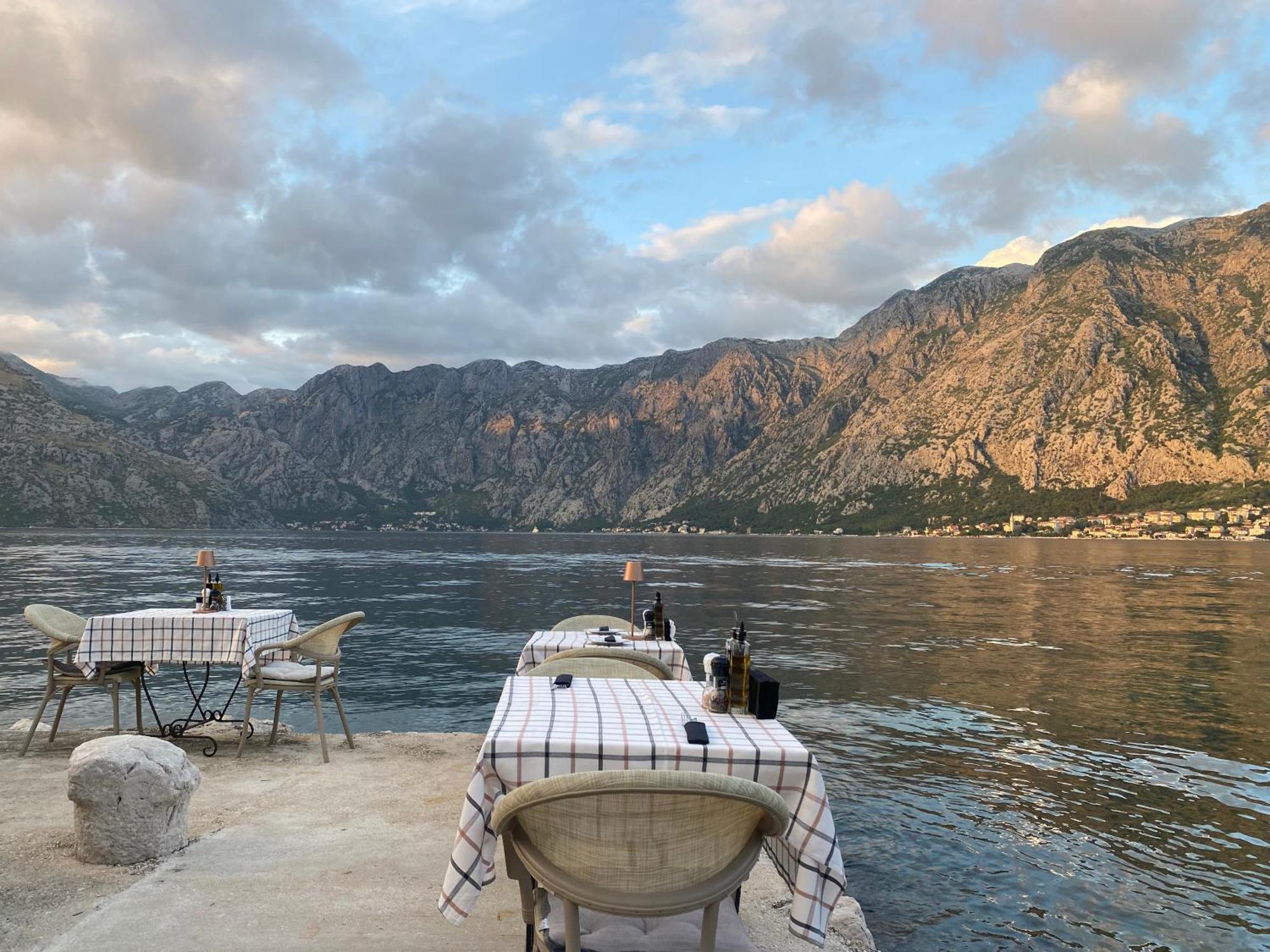 Lux Boka Sea View Apartment Kotor Eksteriør bilde