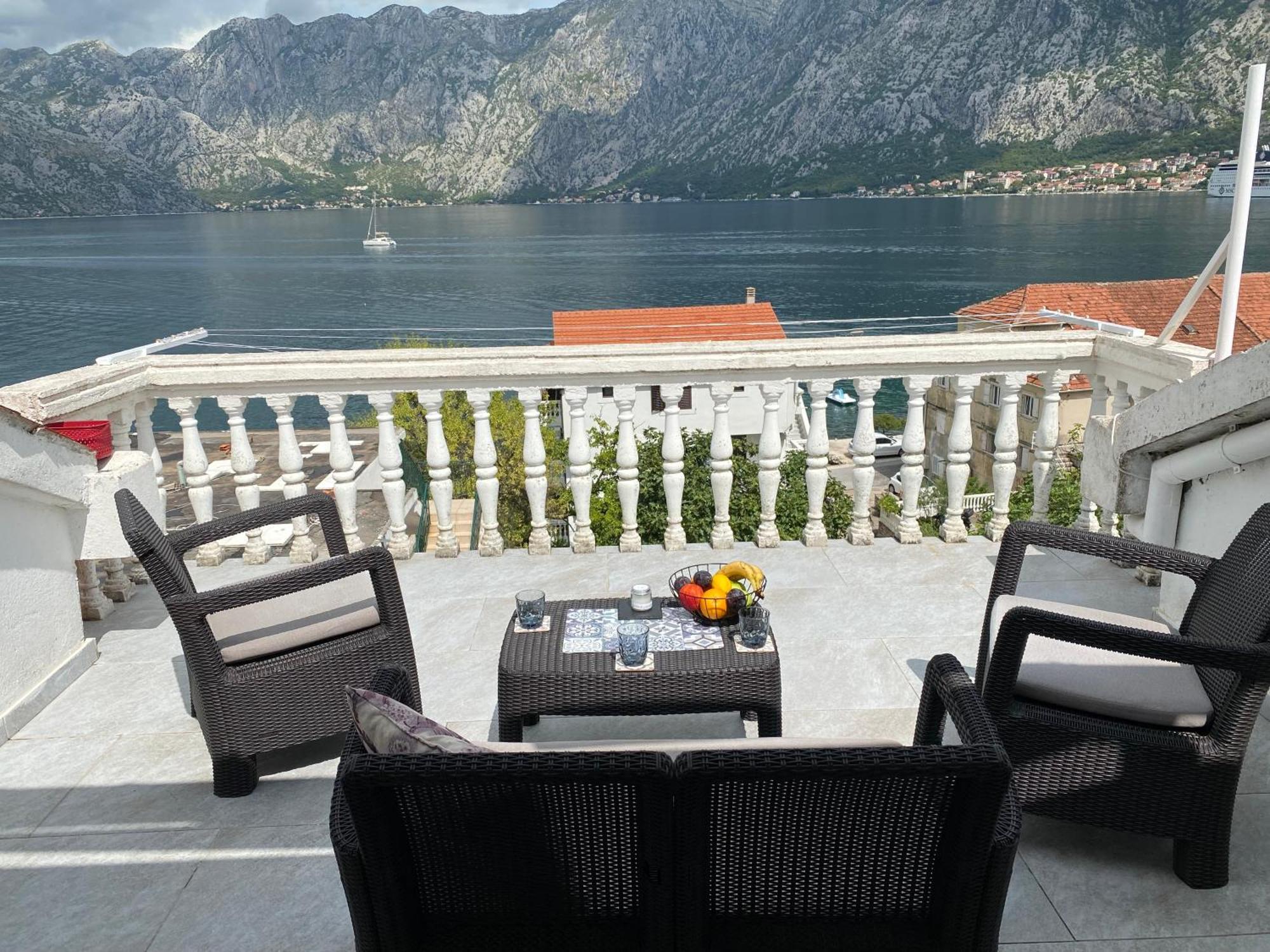 Lux Boka Sea View Apartment Kotor Eksteriør bilde